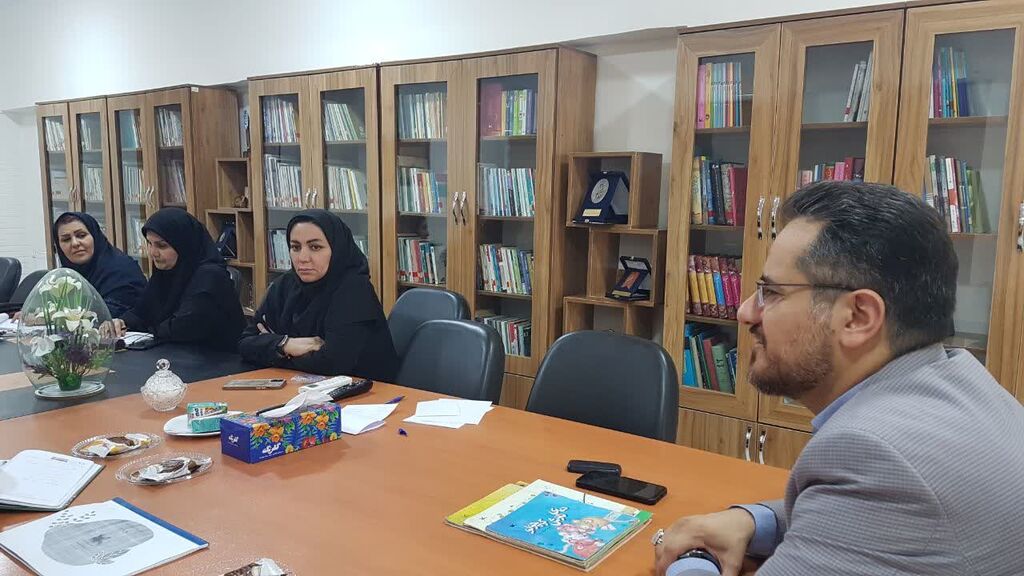 1303902-1 سومین نشست سال ۱۴۰۴ شورای فرهنگی کانون کرمانشاه