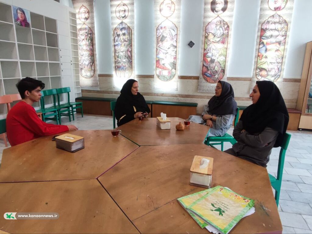 بازدید کارشناس ادبی منطقه یک کشوری از واحد ادبی کانون استان قم