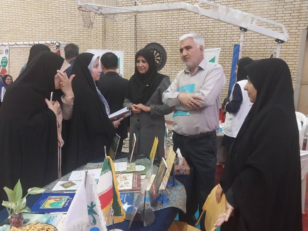 1304047-1 کانون پرورش فکری کودکان فارس در نمایشگاه توانمندسازی زنان حضوری فعال داشت