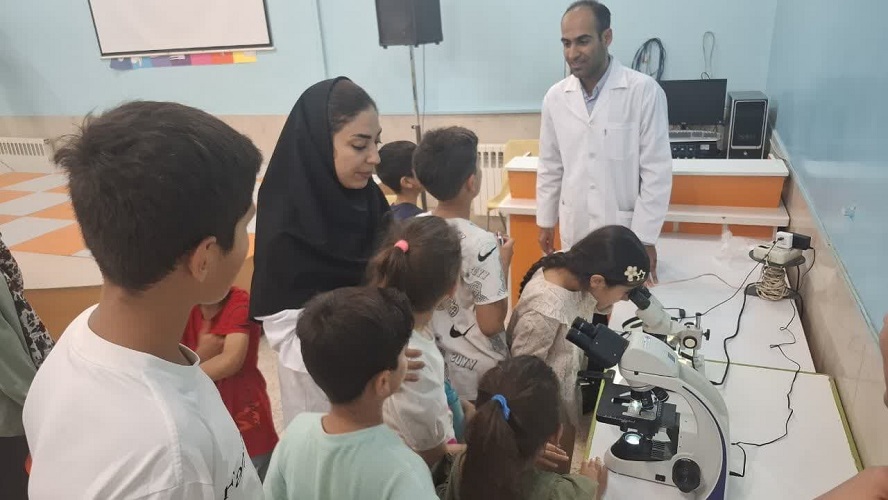 1304284-1 برگزاری کارگاه آموزشی«سفر به دنیای زیست»