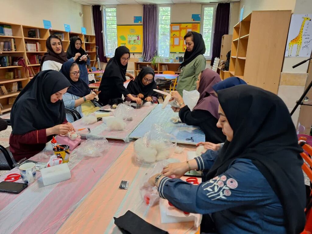 1304310-1 دوره آموزشی «کاراکترسازی با تکنیک کچه»برای مربیان کانون استان قزوین