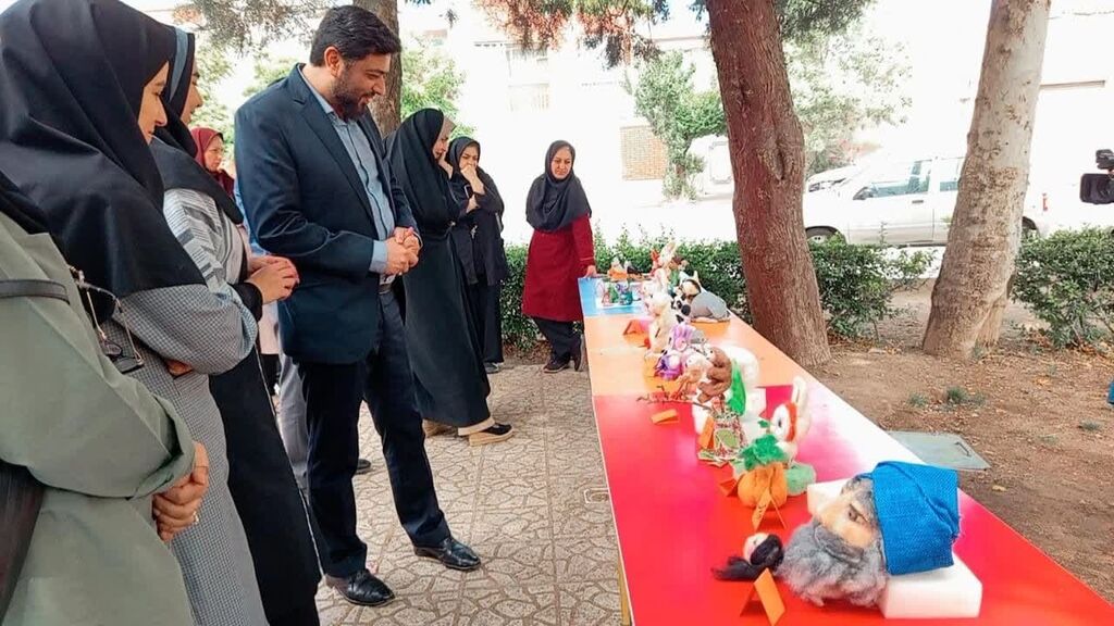 1304313-1 دوره آموزشی «کاراکترسازی با تکنیک کچه»برای مربیان کانون استان قزوین