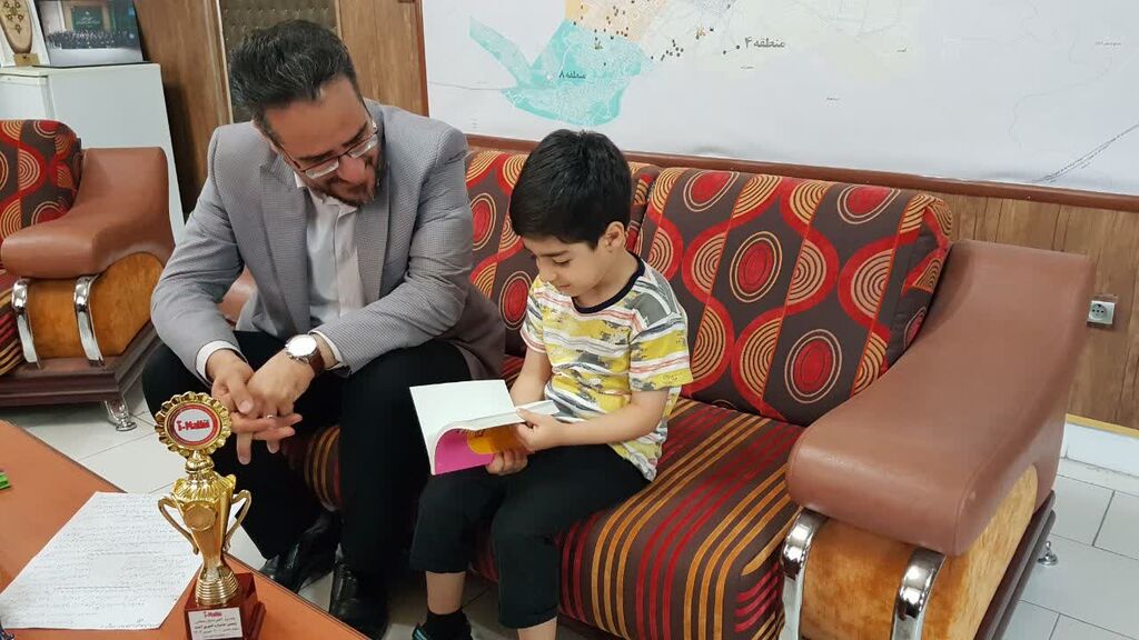 1304372-1 دومین آیین تجلیل از استعدادهای ادبی اعضای کانون کرمانشاه