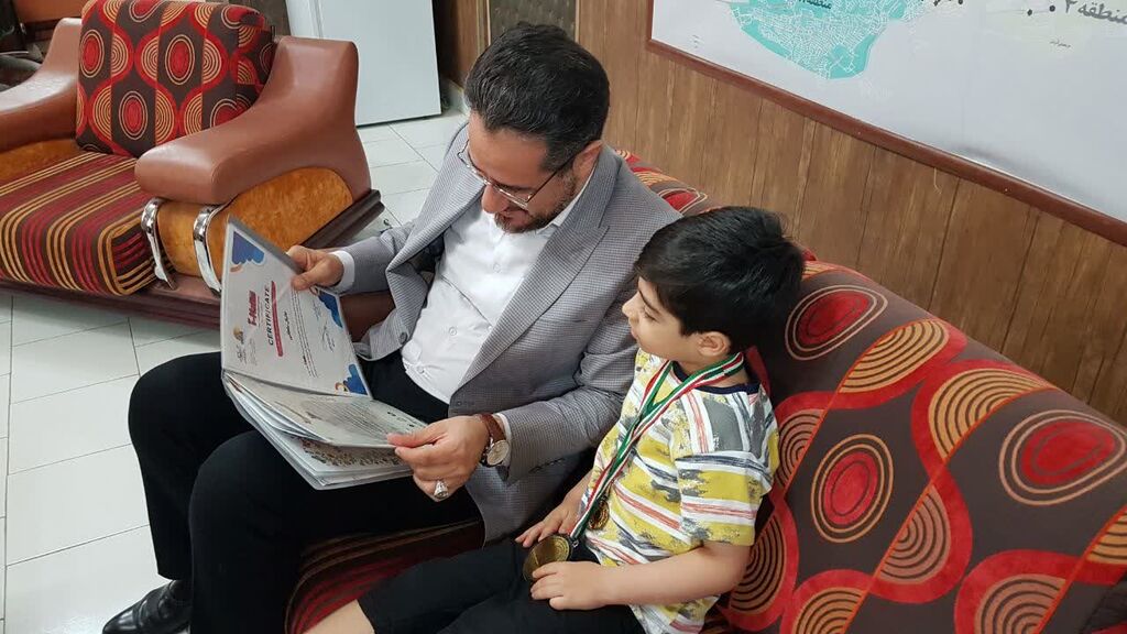 1304373-1 دومین آیین تجلیل از استعدادهای ادبی اعضای کانون کرمانشاه