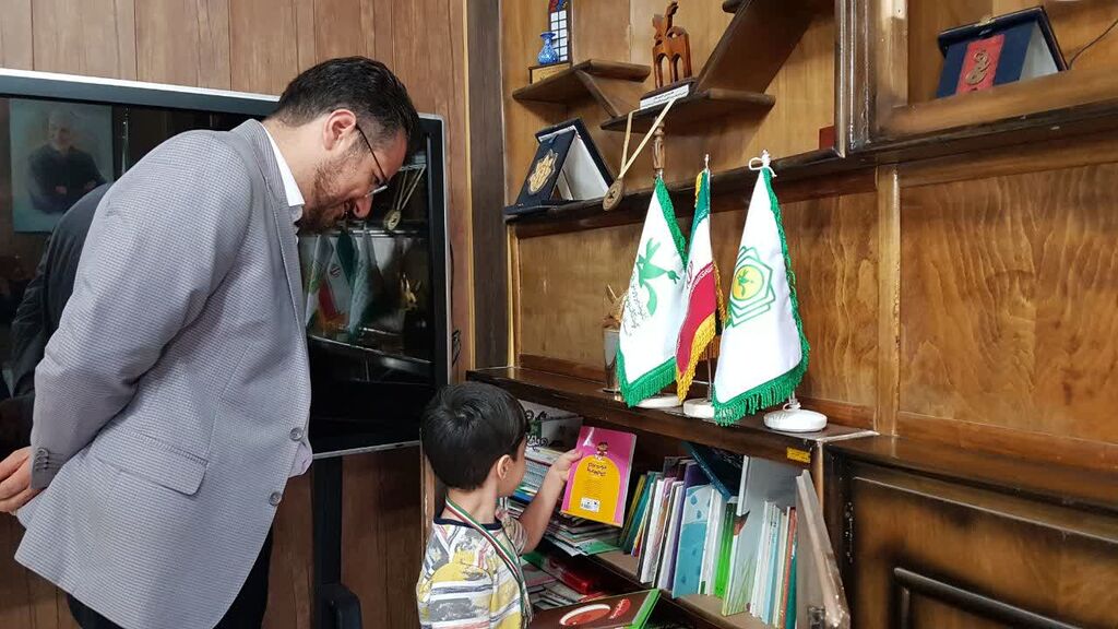 1304375 دومین آیین تجلیل از استعدادهای ادبی اعضای کانون کرمانشاه