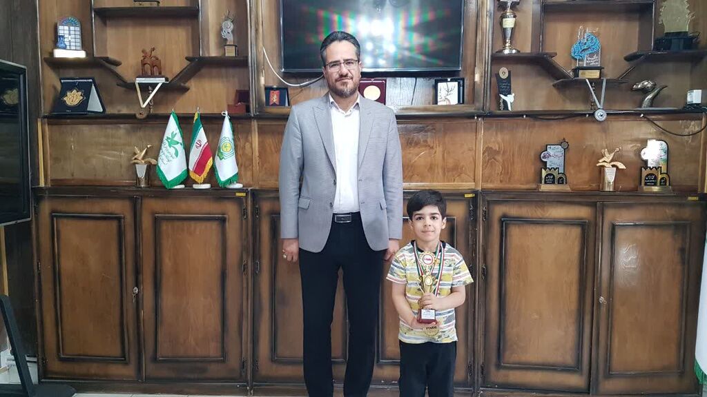 1304376-1 دومین آیین تجلیل از استعدادهای ادبی اعضای کانون کرمانشاه