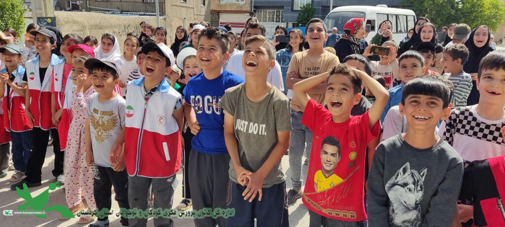 1304406-1 آغاز اجرای برنامههای فرهنگی و هنری تماشاخانه سیار کانون پرورش فکری کودکان و نوجوانان در کردستان