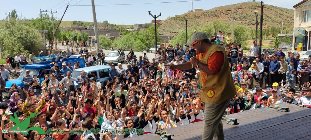 1304407-1 آغاز اجرای برنامههای فرهنگی و هنری تماشاخانه سیار کانون پرورش فکری کودکان و نوجوانان در کردستان