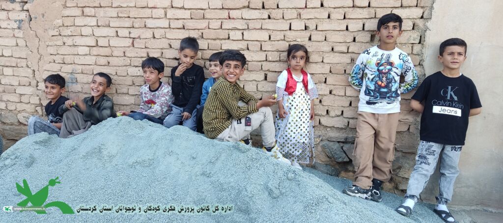 1304408-1 آغاز اجرای برنامههای فرهنگی و هنری تماشاخانه سیار کانون پرورش فکری کودکان و نوجوانان در کردستان