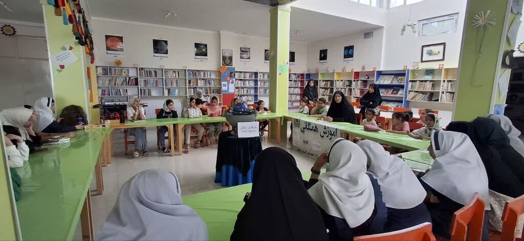 1304412-1 جشن عروسانه در مراکز فرهنگی- هنری همدان برگزار شد