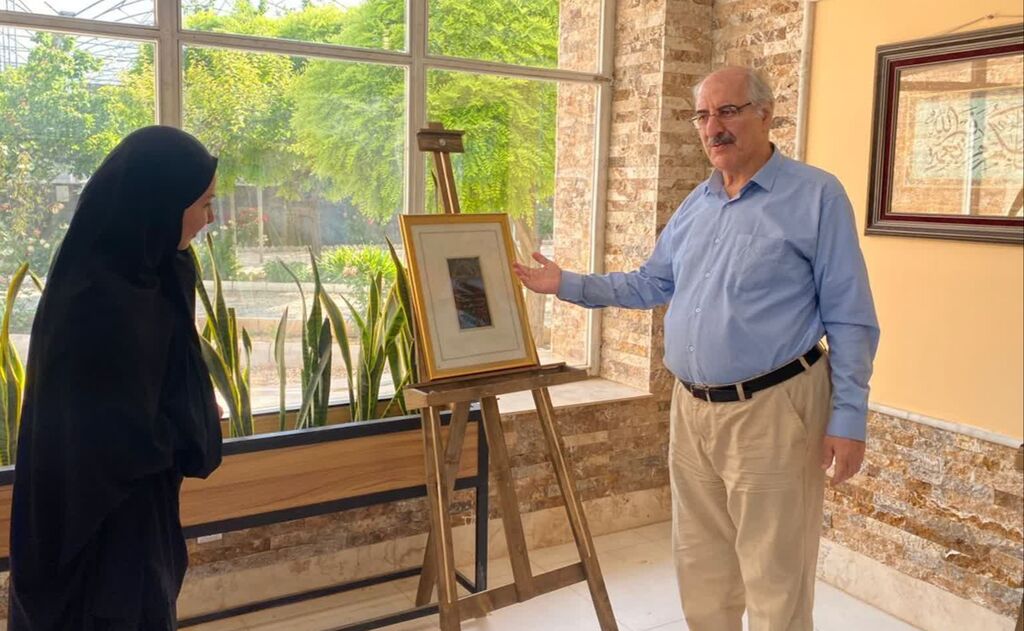 1304483-1 بازدید اعضای مراکز شهر کانون کرمانشاه از نمایشگاه آثار استاد جواری