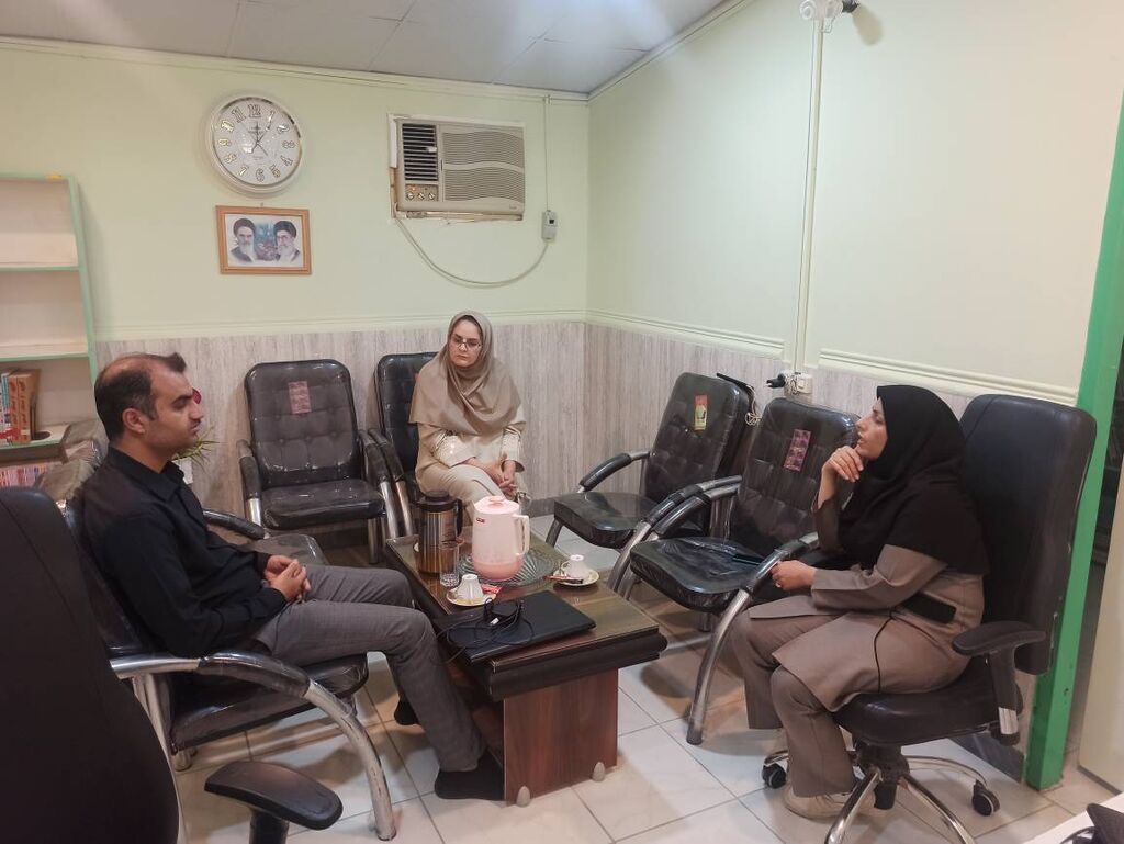 1304509-1 بازدید میدانی معاون فرهنگی و مدیر پروژه اوقات فراغت کانون فارس از مراکز فرهنگیهنری جنوب استان