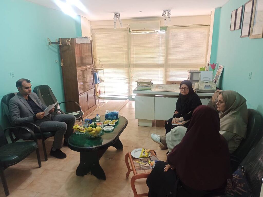 1304510-1 بازدید میدانی معاون فرهنگی و مدیر پروژه اوقات فراغت کانون فارس از مراکز فرهنگیهنری جنوب استان