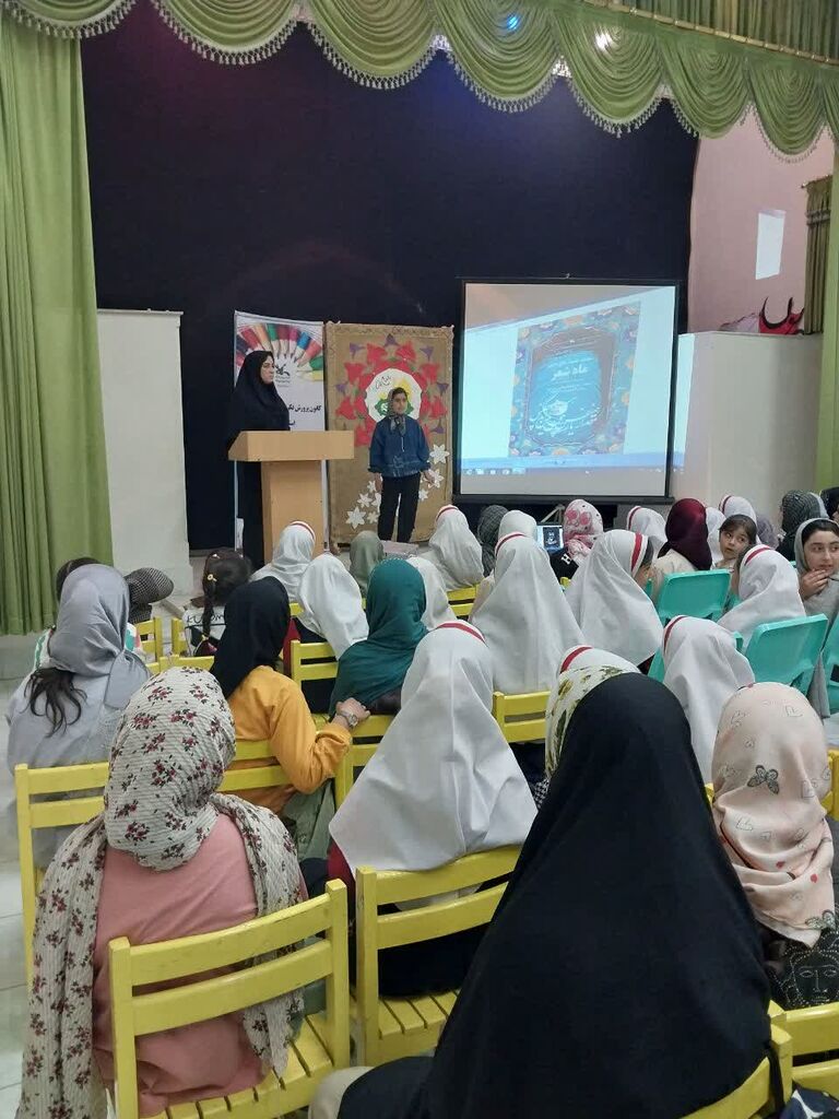 ماه شعرِ اردی‌بهشت در زنجان با عطر کلام سعدی برگزار شد