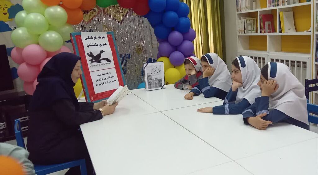 ماه شعرِ اردی‌بهشت در زنجان با عطر کلام سعدی برگزار شد