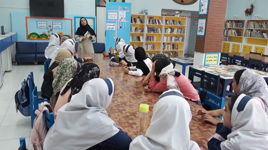 ماه شعرِ اردی‌بهشت در زنجان با عطر کلام سعدی برگزار شد