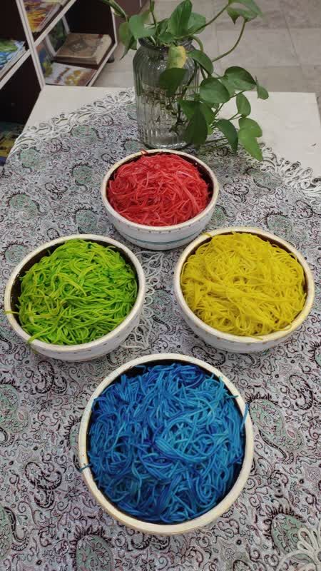 در کارگاه «ماکارونی رنگی همراه با بازی‌های ریتمیک»