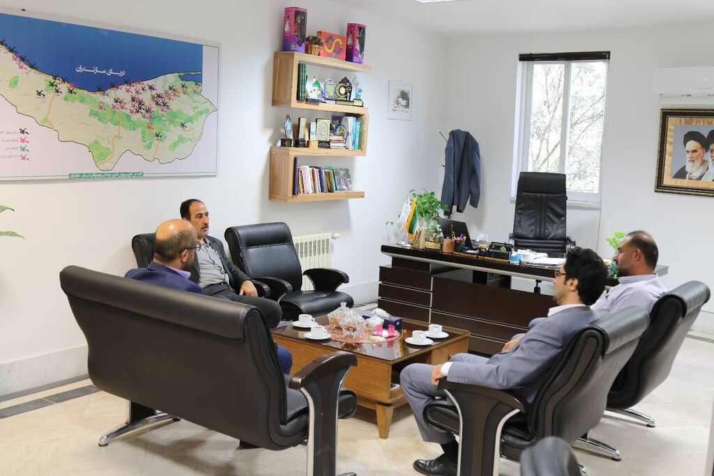 توسعه برنامه‌های علمی در کانون مازندران در نشست رئیس گروه بودجه بخش اجتماعی و فرهنگی سازمان مدیریت و برنامه‌ریزی با مدیرکل کانون مازندران 