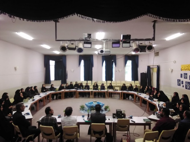 1305452-1 گردهمایی مربیان مسوول کانون پرورش فکری کودکان و نوجوانان استان اصفهان برگزار شد
