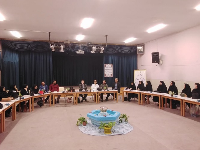 1305455-1 گردهمایی مربیان مسوول کانون پرورش فکری کودکان و نوجوانان استان اصفهان برگزار شد