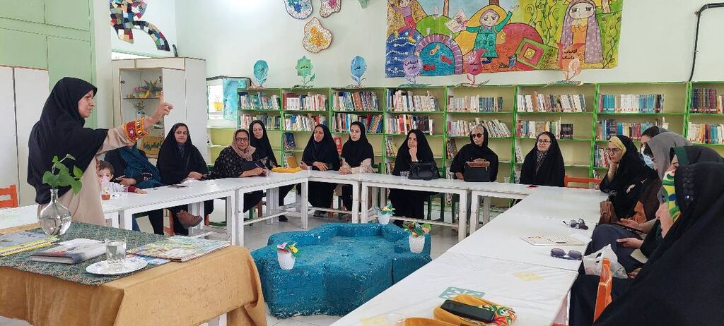 1305517-1 ویژهبرنامه «همنشینی با واژهها» در کانون صفاشهر دو برگزار شد