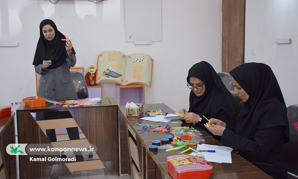 آشنایی مربیان کانون پرورش فکری لرستان با رباتیک