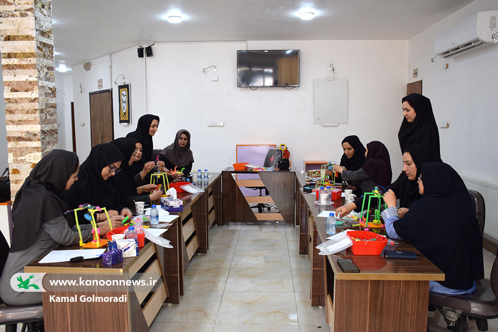 آشنایی مربیان کانون پرورش فکری لرستان با رباتیک