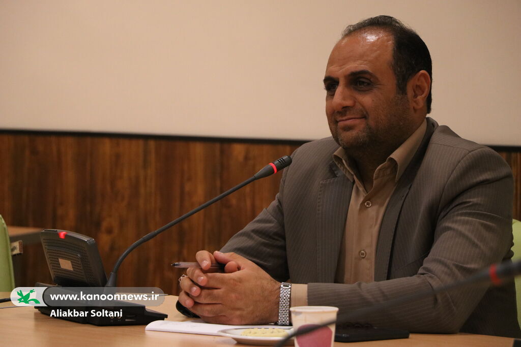 1305825-1 هدیه ۲۰ میلیارد تومانی مدیرعامل کانون به مراکز کمتر برخوردار کرمان