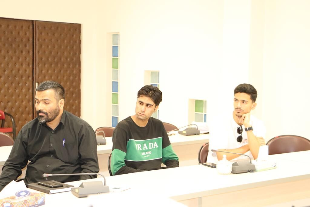 1306279-1 سرودخوانی پلیبک، یعنی شما نه هنر دارید نه خلاقیت!