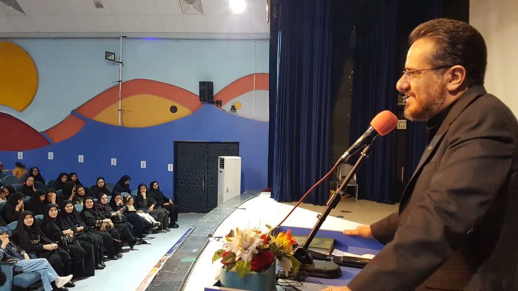 1306426-1 قدردانی کارکنان، والدین و اعضای کانون کرمانشاه از محمد خیاطزنجانی