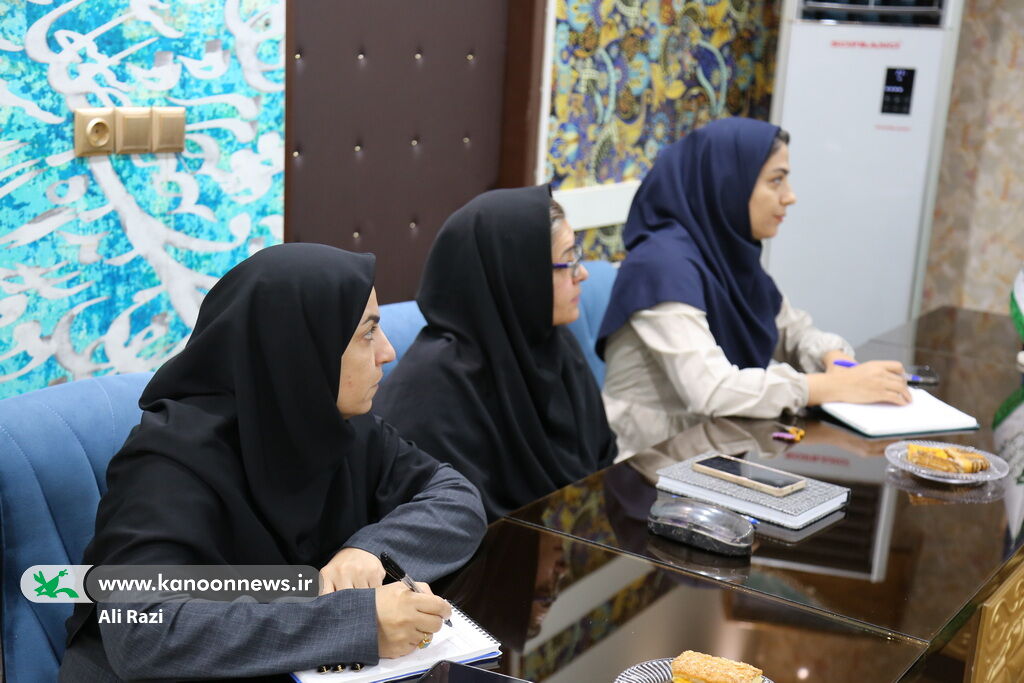 1306449-1 نشست شورای فرهنگی کانون استان بوشهر با دستور کار کارگاه های تابستانه