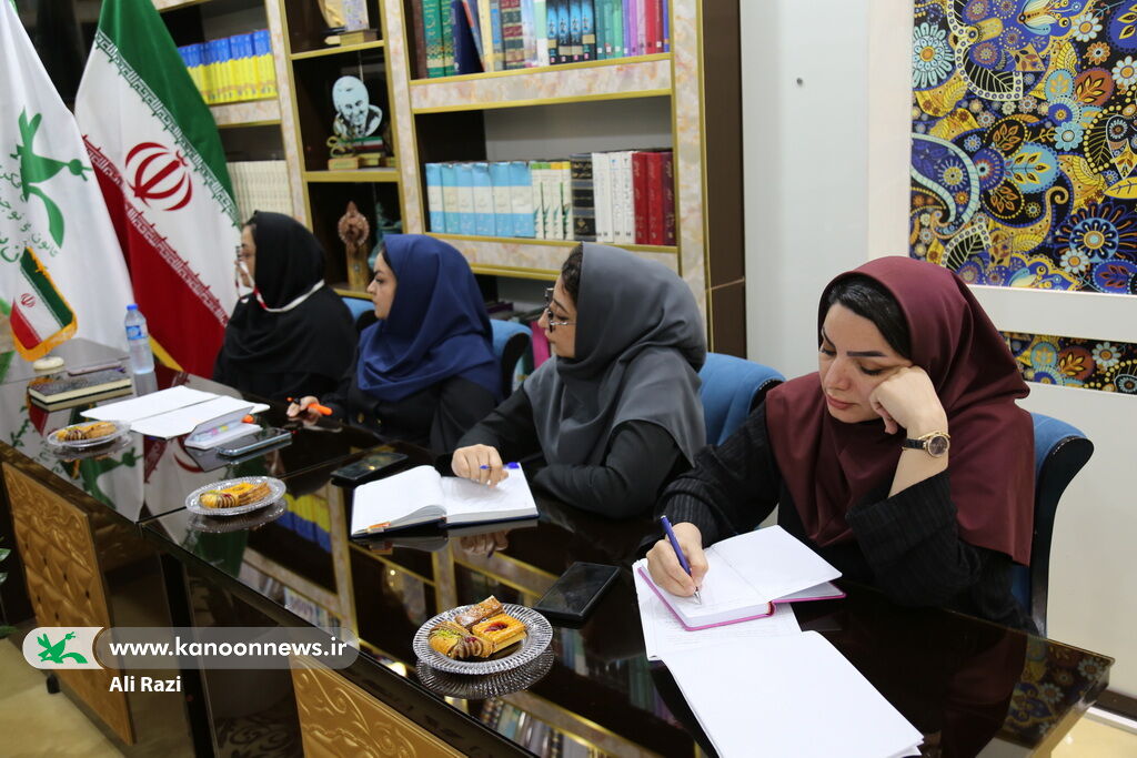 1306450-1 نشست شورای فرهنگی کانون استان بوشهر با دستور کار کارگاه های تابستانه