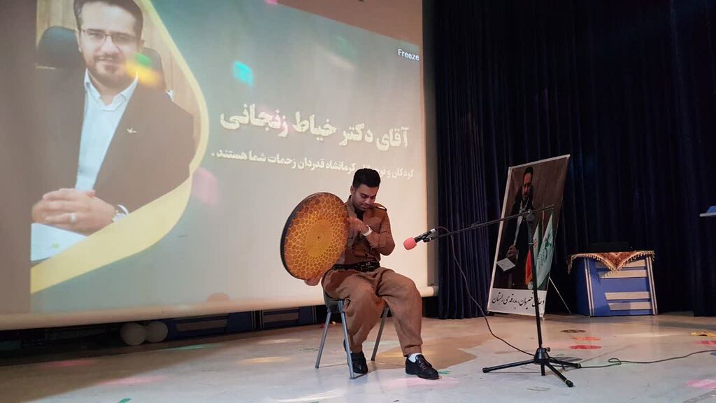 1306462-1 قدردانی کارکنان، والدین و اعضای کانون کرمانشاه از محمد خیاطزنجانی