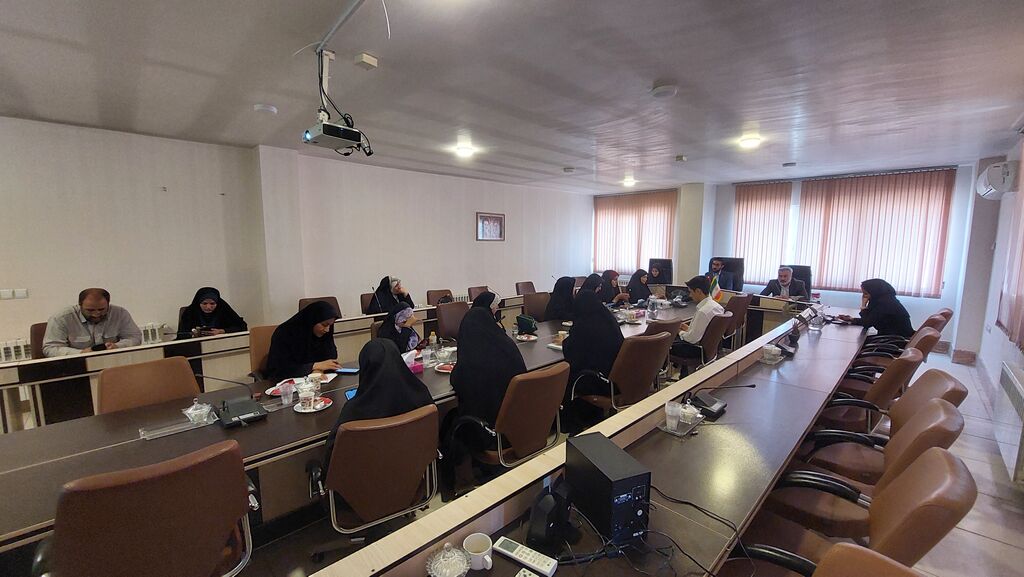 1306528-1 نشست خبری مدیرکل کانون چهارمحال و بختیاری با خبرنگاران