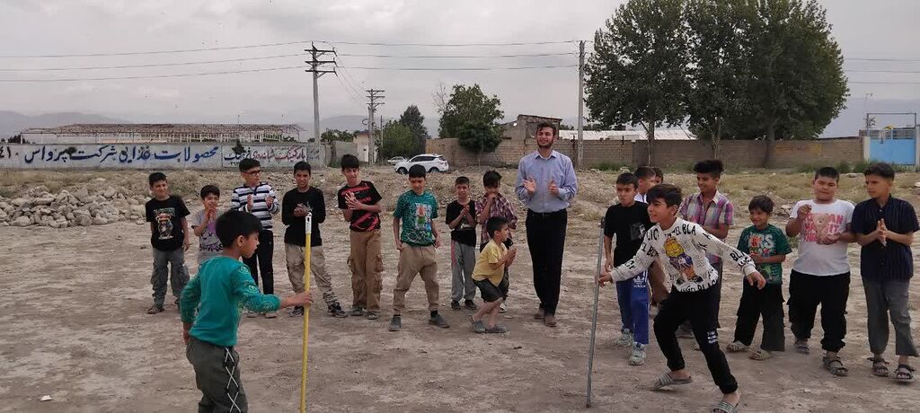 ویژه برنامه «بشیم روستا» و برگزاری جشنواره بازی‌های محلی در کتابخانه سیار البرز