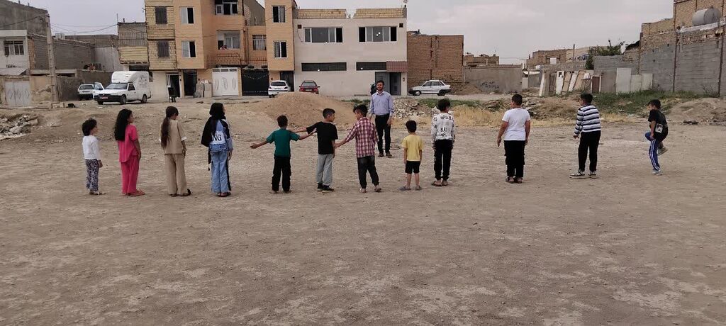 ویژه برنامه «بشیم روستا» و برگزاری جشنواره بازی‌های محلی در کتابخانه سیار البرز