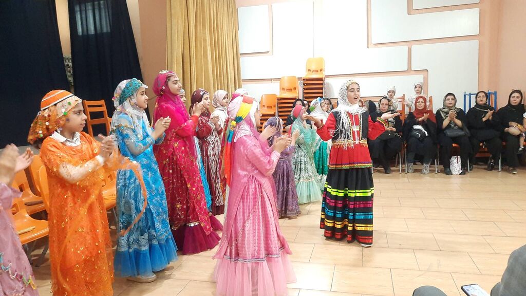 بازدید مدیرکل کانون فارس از مرکز فرهنگی‌هنری] چهار  شیراز با محوریت حمایت از هنرهای گروهی