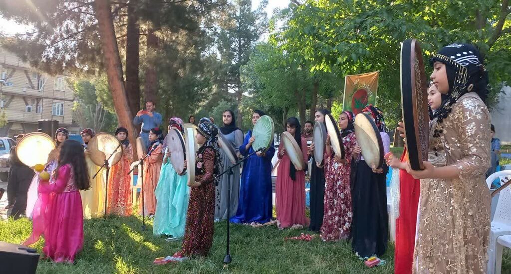 1307253-2 جشن پر شور آغاز فعالیتهای تابستانی در روانسر