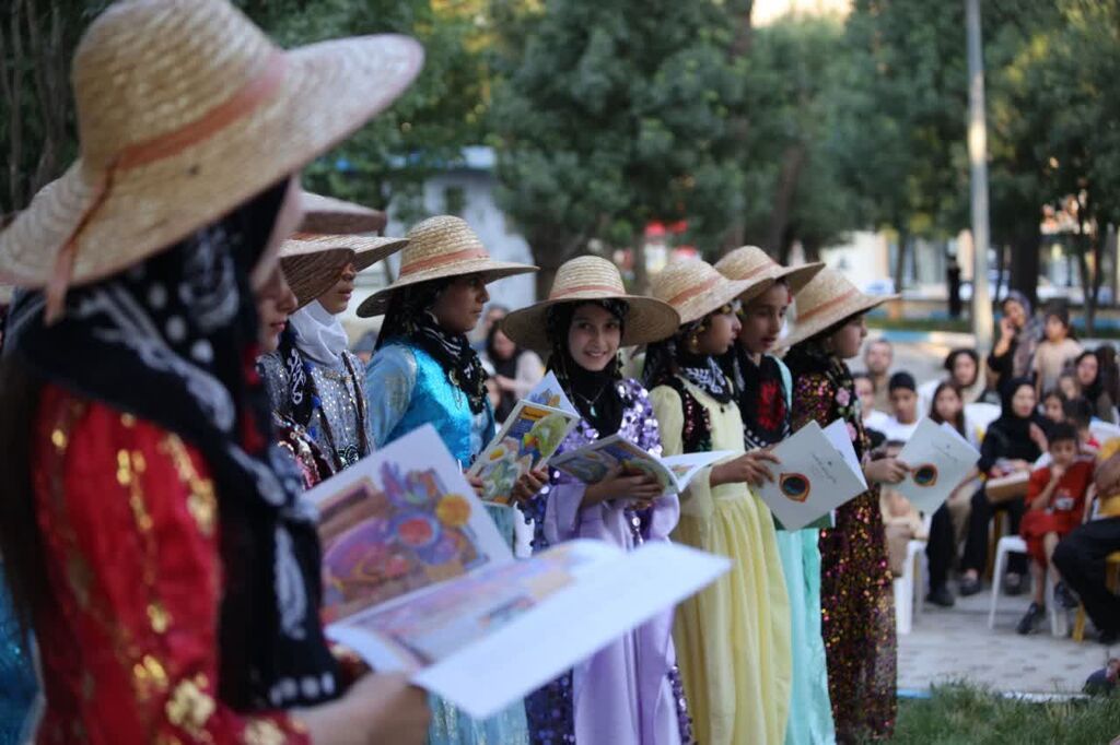 1307273-2 جشن پر شور آغاز فعالیتهای تابستانی در روانسر