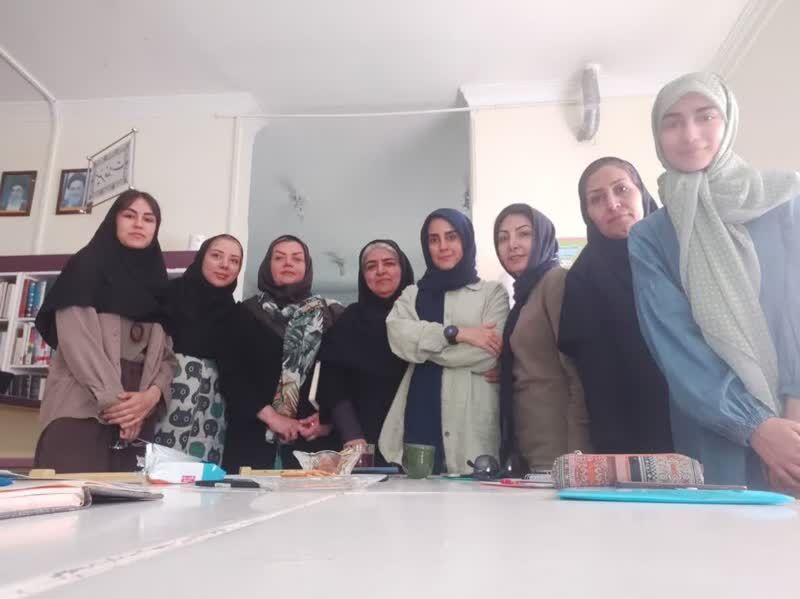 برگزاری نشست‌های ادبی برای مربیان ترم تابستان کانون البرز