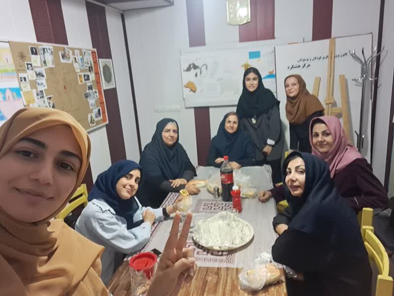 برگزاری نشست‌های ادبی برای مربیان ترم تابستان کانون البرز