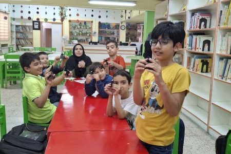 یک روز همراه با کتاب و کاردستی در مرکز فرهنگی شماره ۴ مشهد