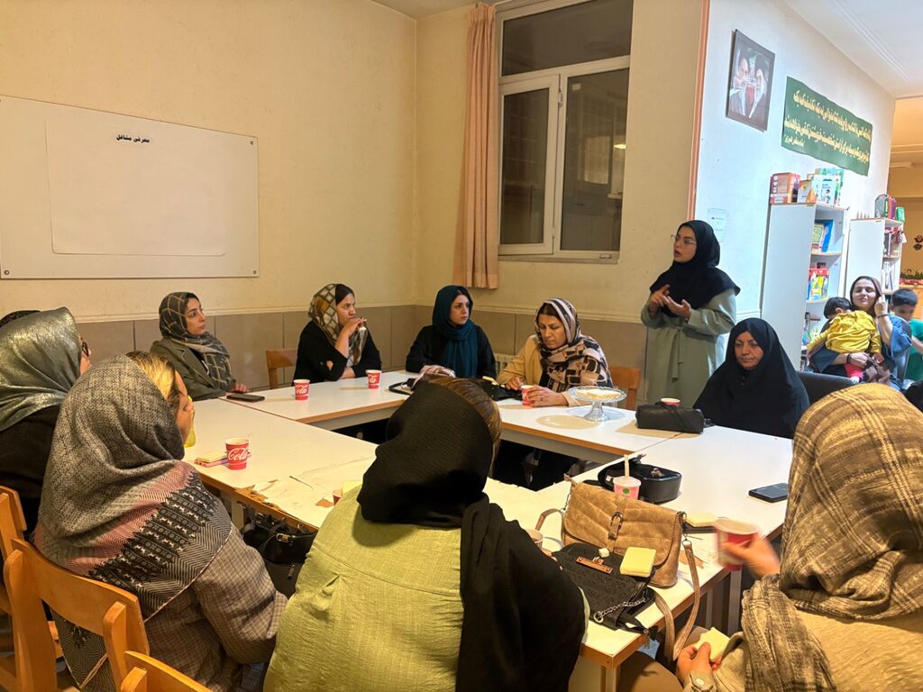 1307635-2 آشنایی کودکان و نوجوانان و والدین با پدیدههای نجومی در پاسارگاد