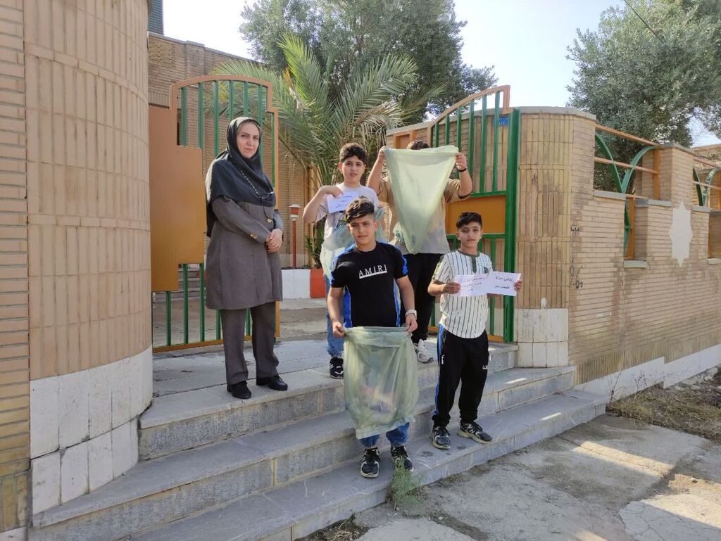 1307754-2 فعالیتهای زیستمحیطی اعضای مرکز قصرشیرین