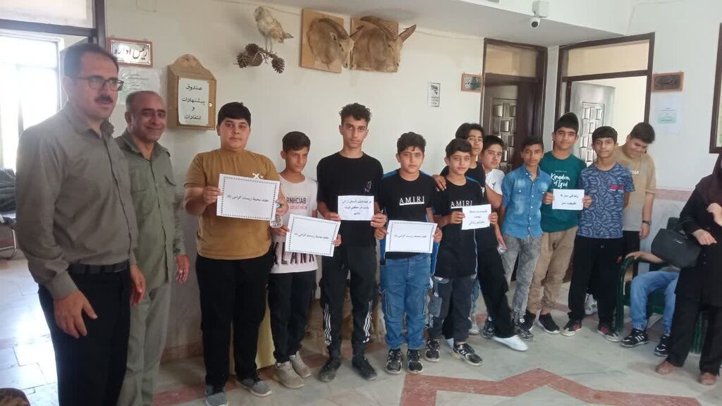 1307758-2 فعالیتهای زیستمحیطی اعضای مرکز قصرشیرین