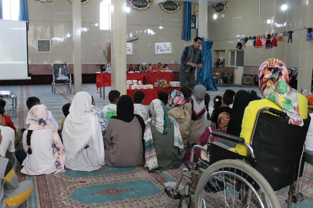 1307804-2 مسابقه لباسهای محلی عروسکهای دارا و سارا