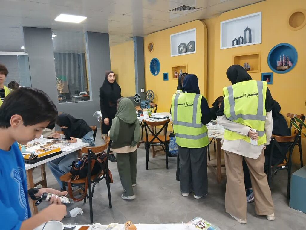 کارگاه هنری «از خاکستر تا رنگین‌کمان» برگزار شد