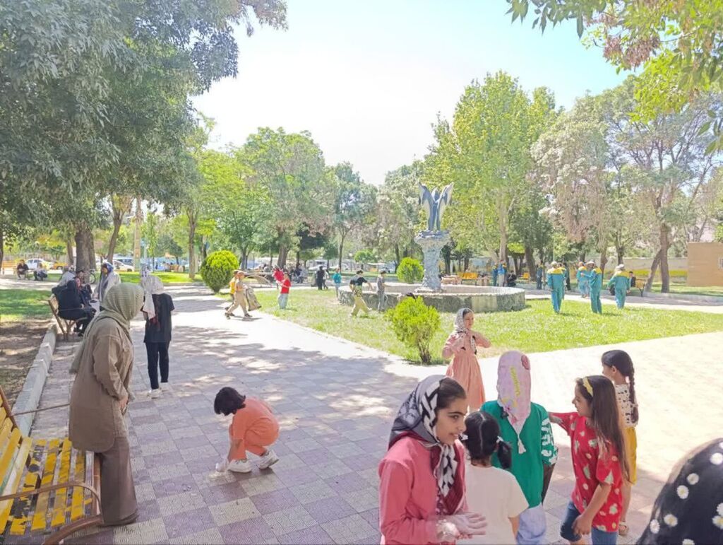 برگزاری آیین تکریم پاکبانان در مرکز سنقر با اجرای برنامه «محله من، خانه من»