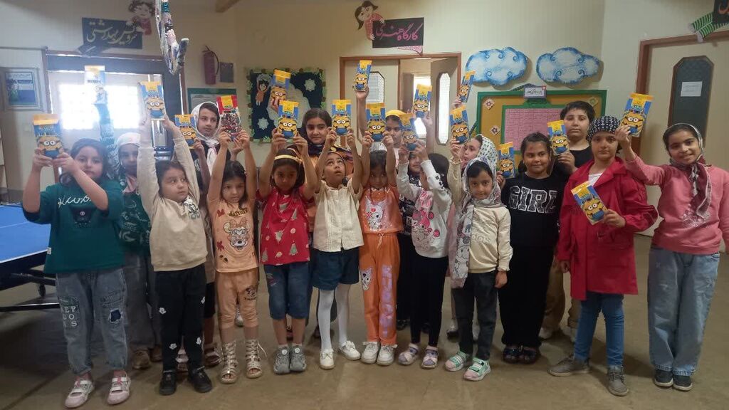 برگزاری آیین تکریم پاکبانان در مرکز سنقر با اجرای برنامه «محله من، خانه من»