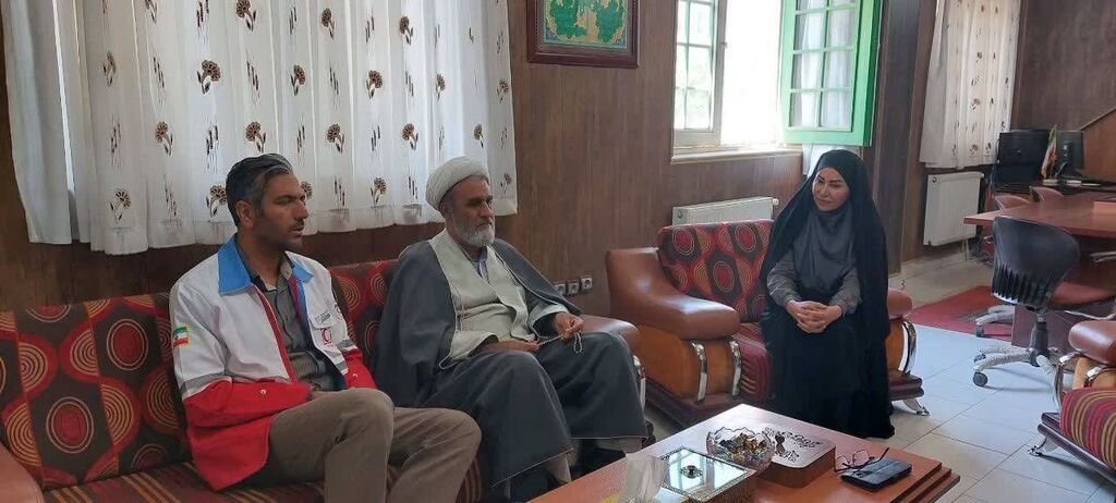 1308050-2 دیدار معاون و کارشناسان هلال احمر کرمانشاه با سرپرست کانون استان